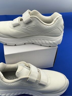Brooks Addiction Walker 2V - Strap White Women Shoes